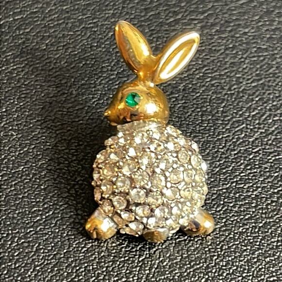 Easter Bunny Rabbit Pin with Green Rhinestone Eye - Picture 1 of 6